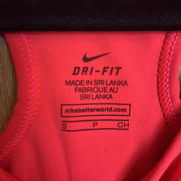 pink nike racer back sports bra - Picture 3 of 4